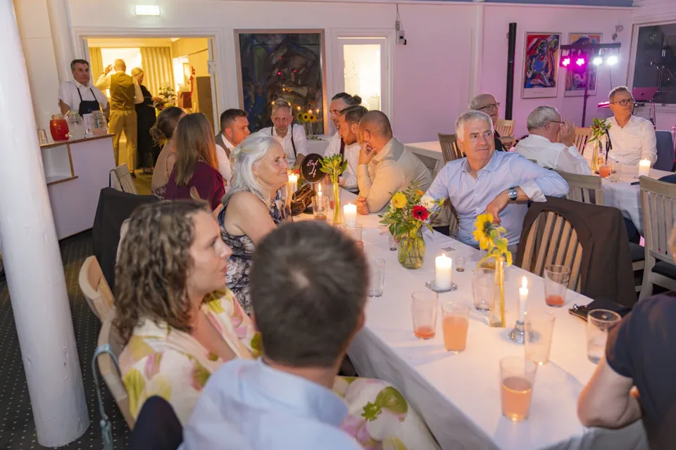 Oscar Jønsson spiller til bryllup på Himmelbjerget